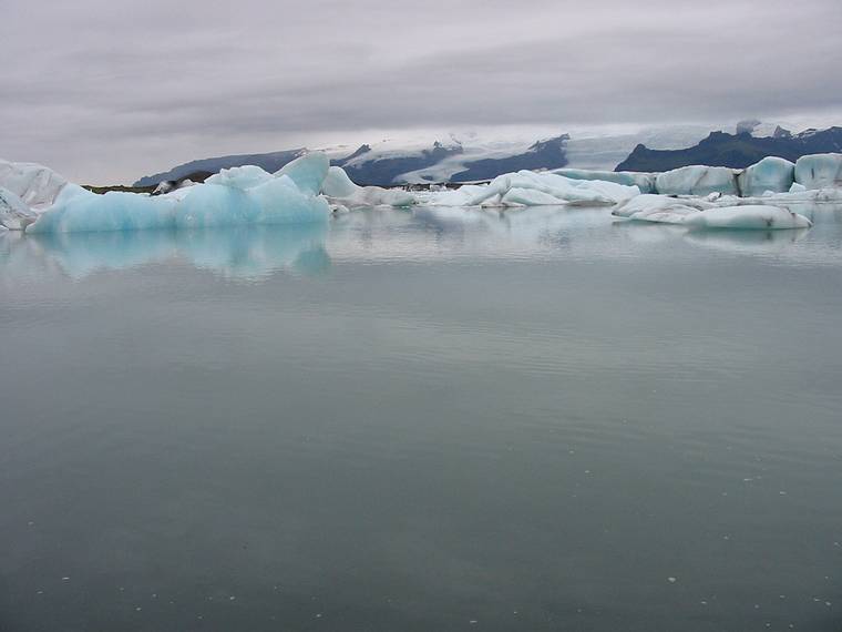 Sept 1, 2001 - At the shore of Jkulsrln (glacial river lagoon) at the foot of Breiamerkurjkull (a part of Vatnajkull).