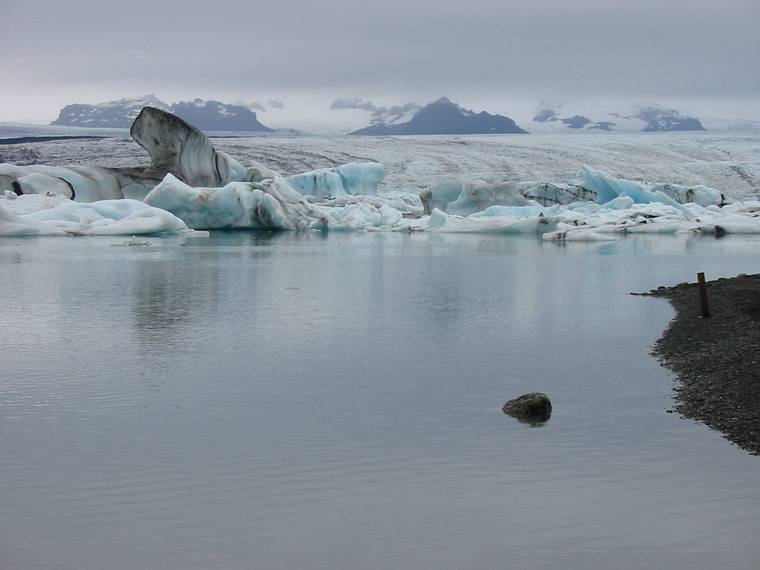 Sept 1, 2001 - At the shore of Jkulsrln (glacial river lagoon) at the foot of Breiamerkurjkull (a part of Vatnajkull).