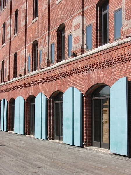 March 21, 2002 - Fells Point section of Baltimore, Maryland.<br />A waterfront warehouse converted into a hotel.