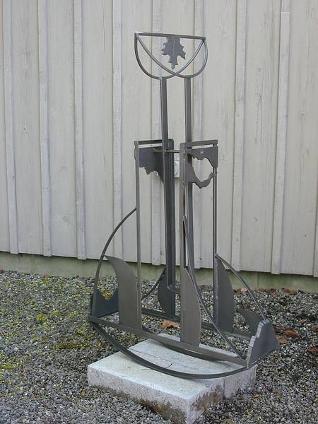 May 15, 2002 -  Ogunquit Arts Collaborative Gallery, Ogunquit, Maine.<br />Joyce's steel sculpture: Cycle.
