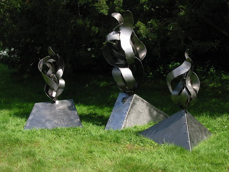 June 17, 2002 - Moses-Kent House Museum, Exeter, New Hampshire.<br />Outdoor sculpture exhibit.<br />Joyce's sculpture "Kinetic Forces Uplifted".