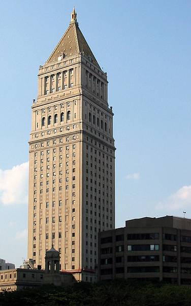 July 4, 2002 - New York, New York.<br />US Courthouse on Foley Square as seen from the Brooklyn Bridge.