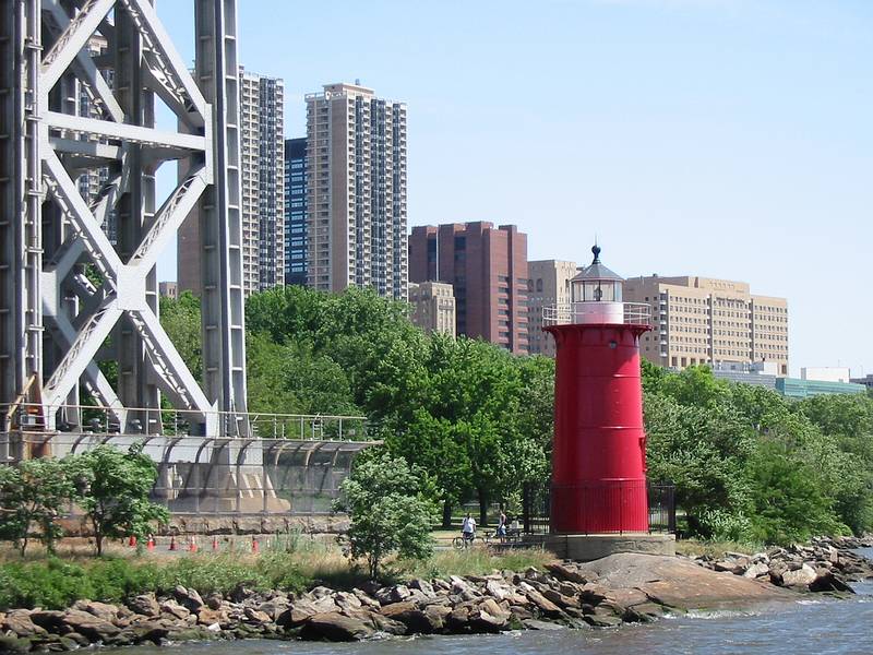 July 5, 2002 - New York, New York.<br />The lighthouse at the foot of the Manhattan side tower of the George Washington Bridge.
