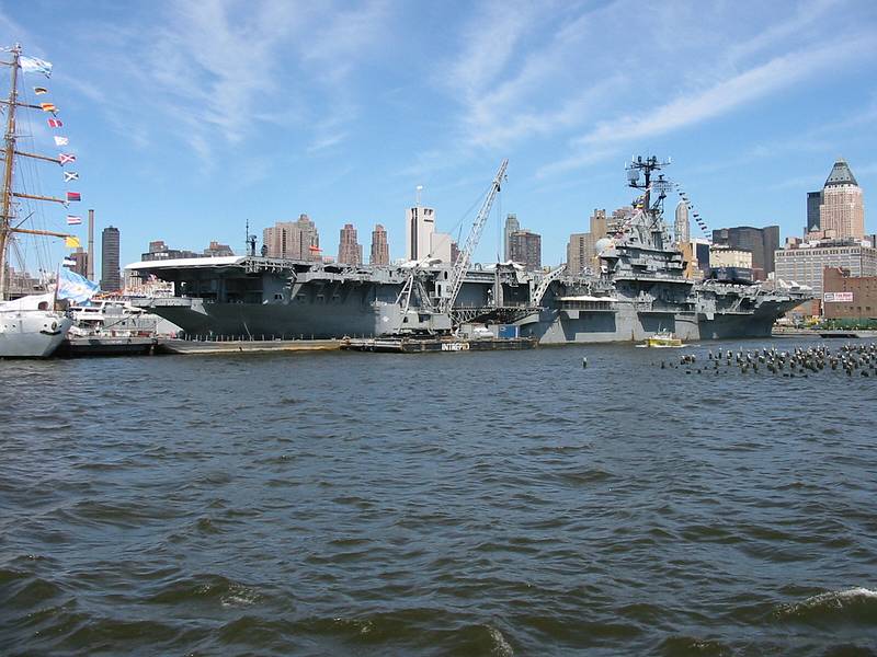 July 5, 2002 - New York, New York.<br />Docked US Navy carrier "Intrepid"?