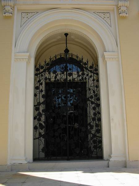 Aug 10, 2002 - Evergreen House, Charles Street, Baltimore, Maryland.<br />Main entrance.
