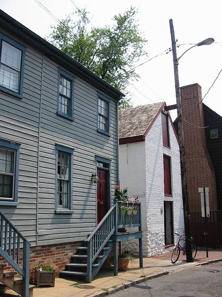 Aug 12, 2002 - Annapolis, Maryland.<br />Pinkney Street.