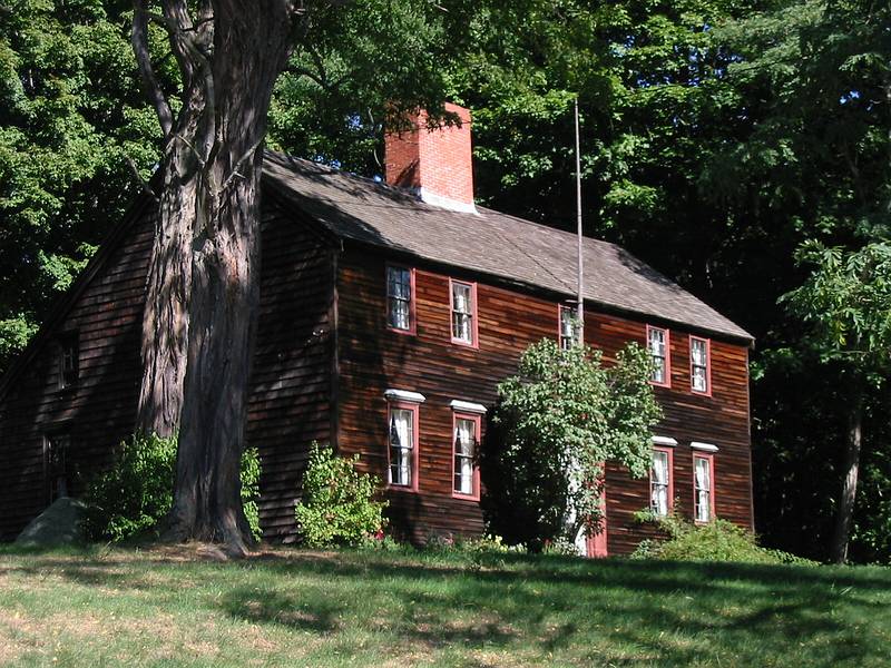 Oct 8, 2002 - 20 East Main Street, Merrimac, Massachusetts.<br />The Old Sawyer House circa 1735 saltbox.<br />The Town of Merrimac Improvement Society has owned this house - named after<br />the family that inhabited the house during the 18th and 19th centuries - since 1908.