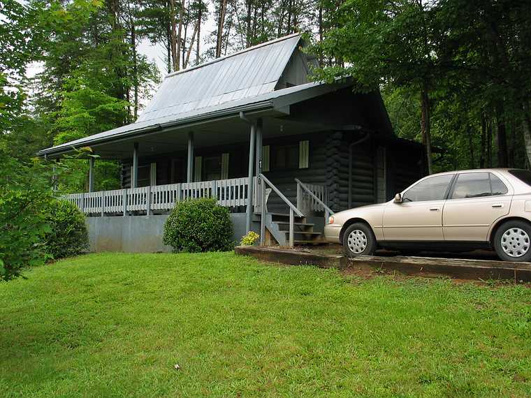 June 19, 2003 - Cherokee, North Carolina.<br />Our log cabin for four nights on Oliver Church Road.