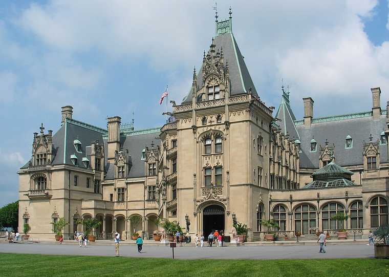 June 20, 2003 - Biltmore Estate, Asheville, North Carolina.<br />America's largest home with 250 rooms, it was built by George W. Vanderbilt in 1889-1895.