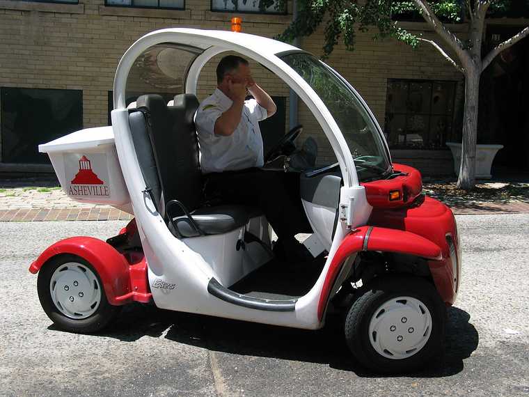 June 21, 2003 - Asheville, North Carolina.<br />On Wall Street.<br />The local police use these electric cars (carts?).