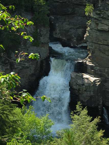 June 22, 2003 - Blue Ridge Parkway, North Carolina.<br />Linville Falls (mile 316.3).