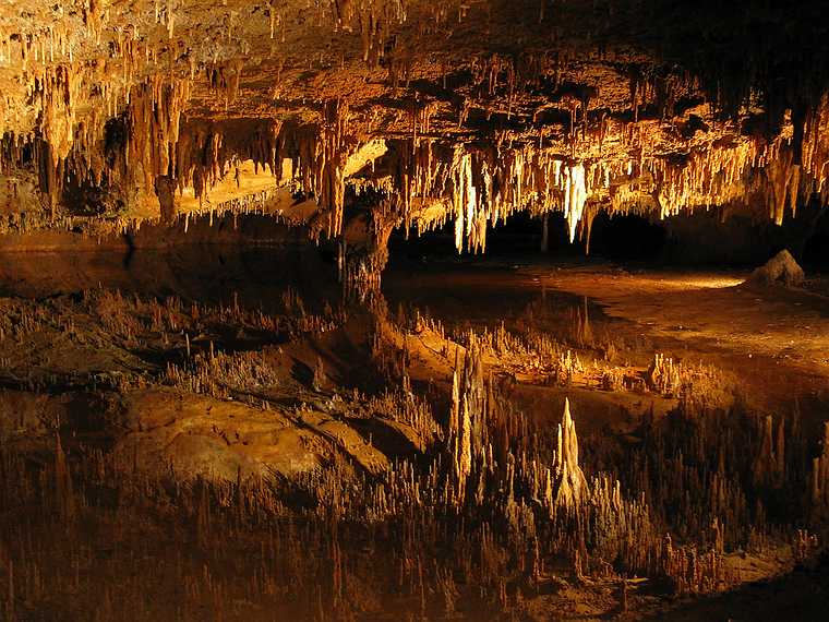 June 25, 2003 - Luray, Virginia.<br />Luray Caverns.