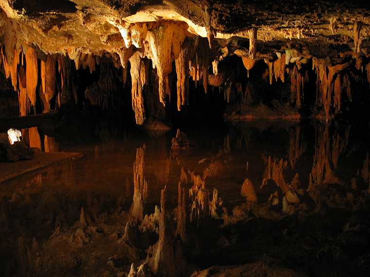 June 25, 2003 - Luray, Virginia.<br />Luray Caverns.