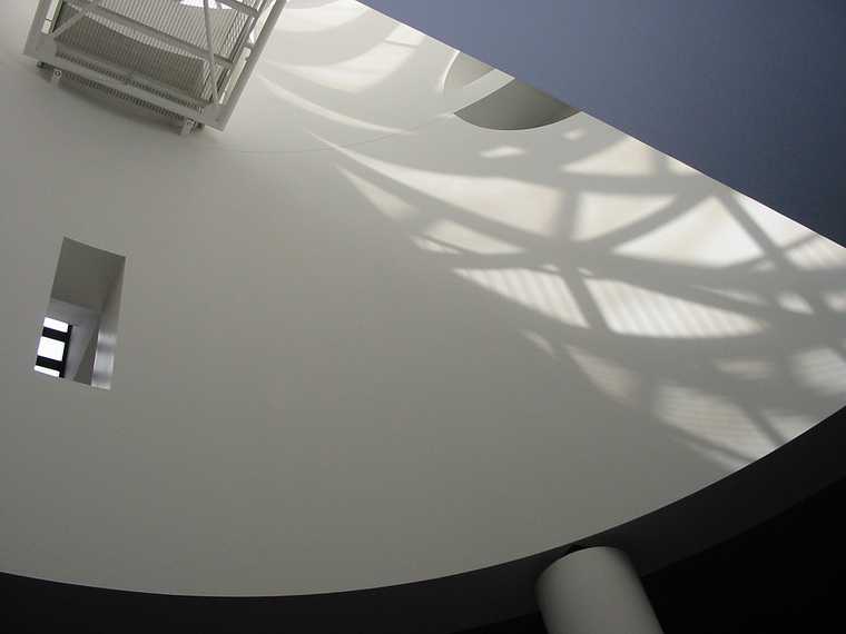 Aug 22, 2003 - San Francisco, California.<br />Joyce visiting Melody.<br />San Francisco Museum of Modern Art.