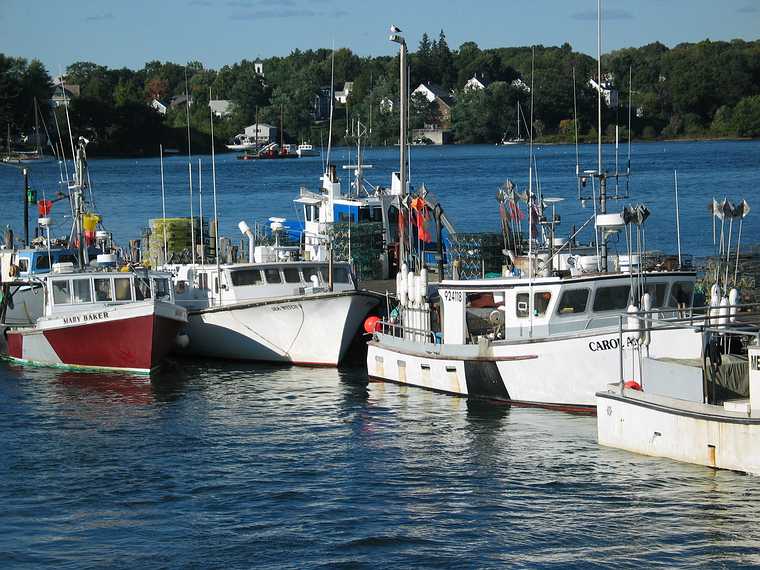 Sept 30, 2003 - Portsmouth, New Hampshire.<br />View north from bridge to Pierce Island.