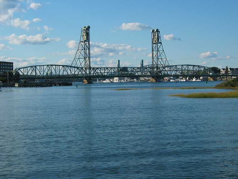 Sept 30, 2003 - Portsmouth, New Hampshire.<br />Route US-1 bridge over the Piscataqua River.