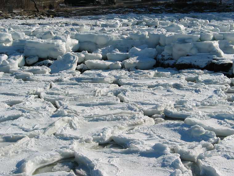 Jan 30, 2004 - Lane's Cove, Cape Ann, Massachusetts.