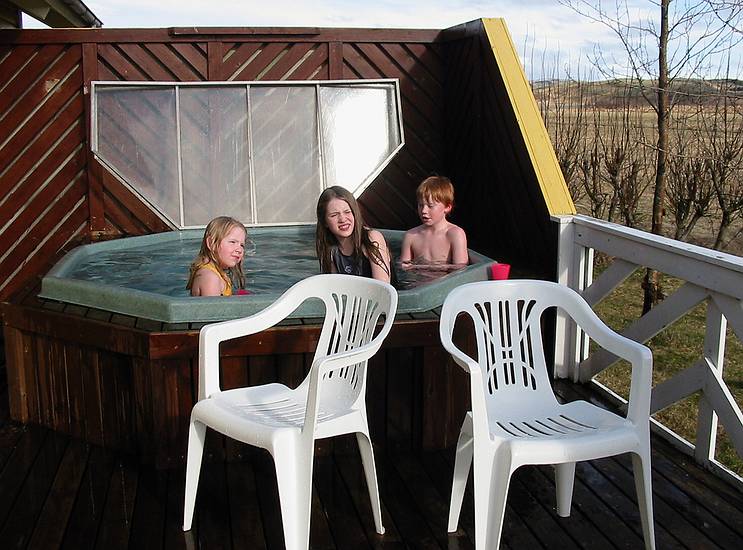 March 20, 2004 - Flir, Iceland.<br />Benna Sley, Dagbjrt, and Atli Dagur.<br />Benna and Atli are also Kritjana and Ptur's children.