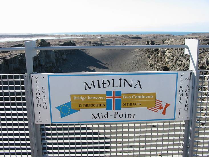 March 22, 2004 - Between Reykjanes and Hafnir on the end of Suurnes, Iceland.<br />Sign on bridge over the Mid-Atlantic Ridge.