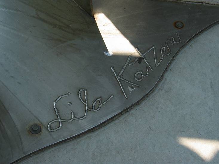 May 23, 2004 - In the vicinity of the Maryland Institute College of Art, Baltimore, Maryland.<br />Lila Katzen, stainless steel, approx. 15' x 9' x 10'.
