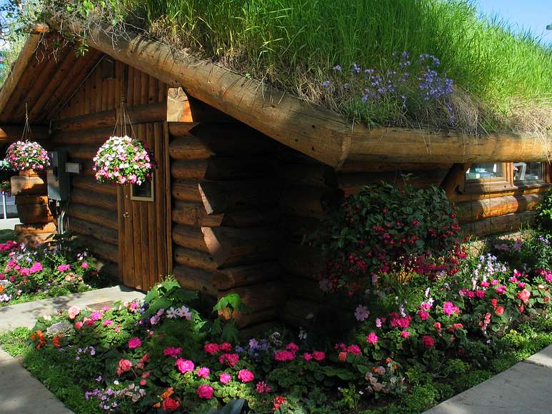 June 10, 2004 - Anchorage, Alaska.<br />Visitor Information Center.