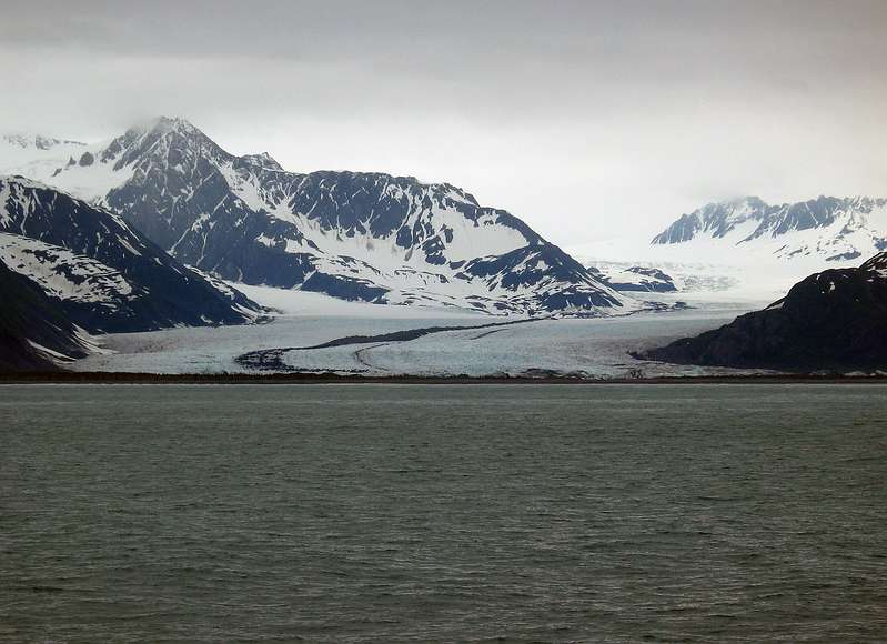 June 12, 2004 - Resurrection Bay, Alaska.<br />Bear Galcier.
