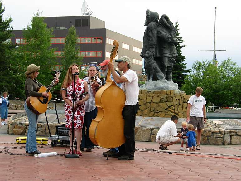 June 16, 2004 - Fairbanks, Alaska.<br />Concert in Golden Heart Park.