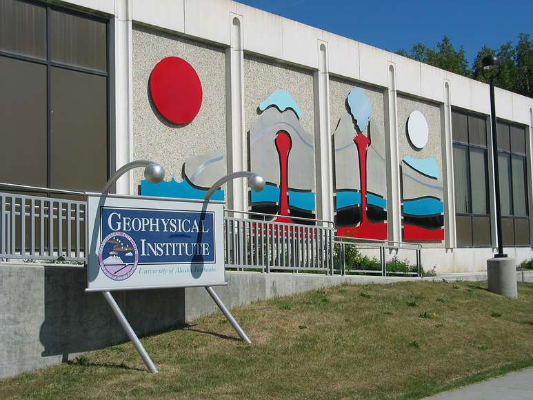 June 21, 2004 - University of Alaska, Fairbanks, Alaska.<br />Geophysical Institute.