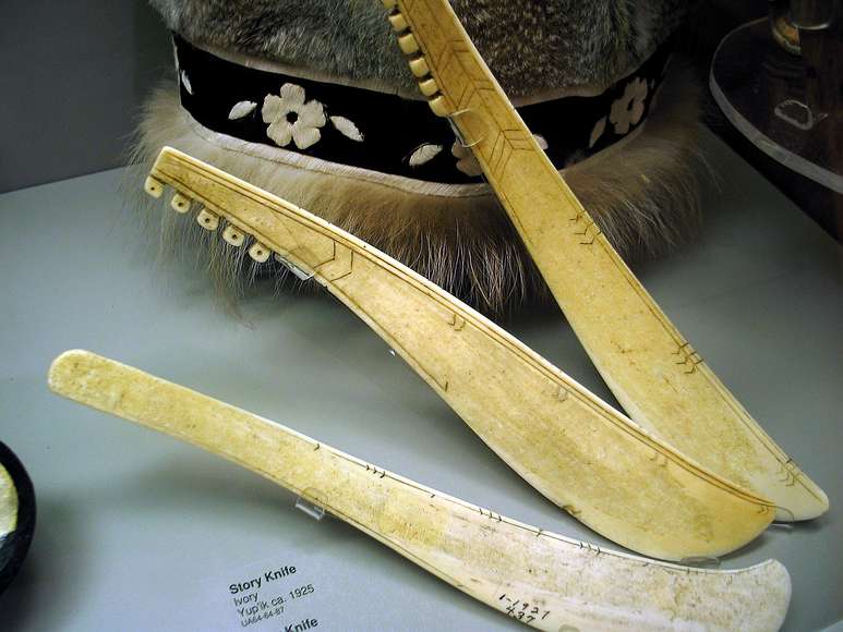 June 21, 2004 - University of Alaska, Fairbanks, Alaska.<br />Museum.<br />Story knives.