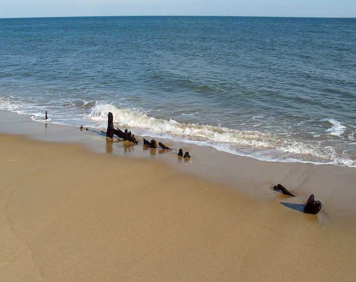 Nov. 7, 2004 - Parker River National Wildlife Refuge, Plum Island, Massachusetts.<br />A walk along the beach with Joyce.
