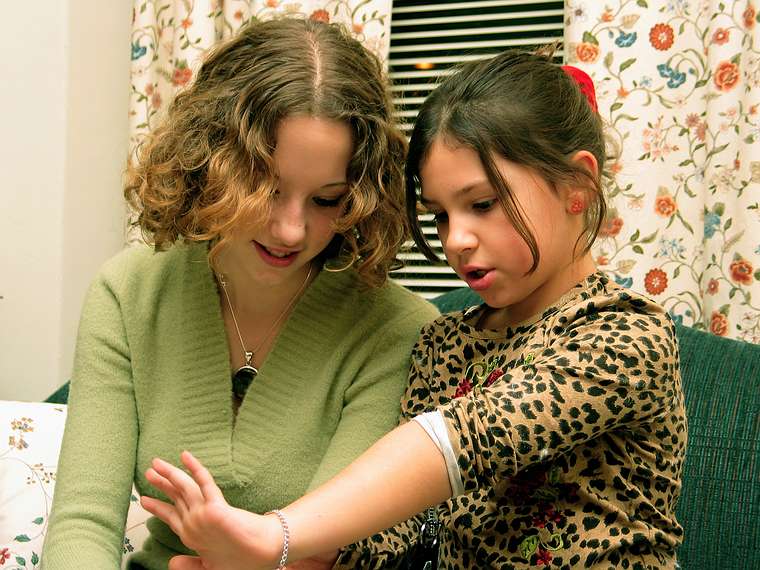 Dec. 25, 2004 - Merrimac, Massachusetts.<br />Michael's girlfriend Jenna and Arianna.