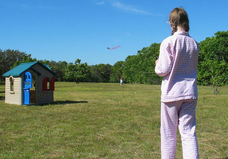 June 23, 2005 - Chappaquiddick Island, Marthas Vinyard, Massachusetts.<br />On Holly's grandmother's property.<br />Dagbjrt.