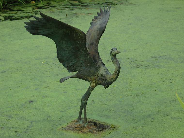 August 31, 2005 - Northampton, Massachusetts.<br />Trip to pick up our new bedroom dressers.<br />Great Blue Heron by Eliot Offner at Smith College.