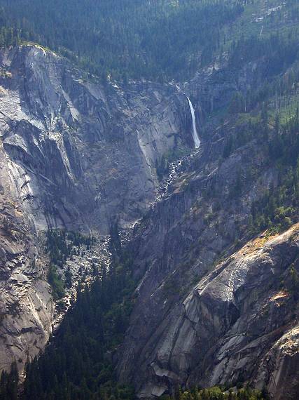 August 17, 2005 - Yosemite National Park, California.<br />Nine mile hike from CA-120 at Porcupine Creek to North Dome and back.<br />Vernal Fall on the Merced River in Little Yosemite Valley seen at 196mm from North Dome.