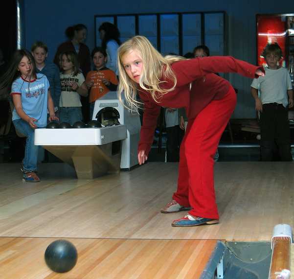 Caterina.<br />Arianna's 8th birthday party.<br />November 5, 2005 - Leo's Super Bowl, Amesbury, Massachusetts.