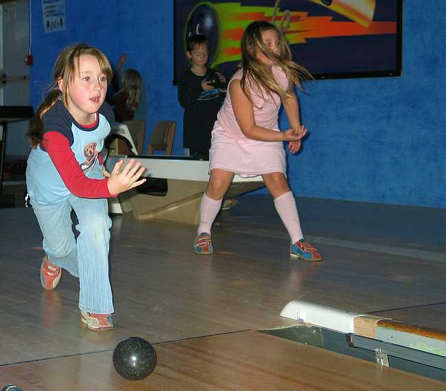 Amy and Zoe.<br />Arianna's 8th birthday party.<br />November 5, 2005 - Leo's Super Bowl, Amesbury, Massachusetts.