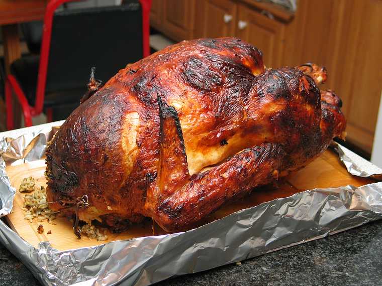 The traditional Thanksgiving turkey.<br />Thanksgiving at Paul and Norma's.<br />November 24, 2005 - Tewksbury, Massachusetts.