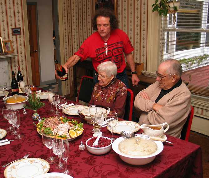 Paul, Marie, and uncle Charlie.<br />Thanksgiving at Paul and Norma's.<br />November 24, 2005 - Tewksbury, Massachusetts.