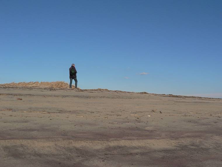 March 14, 2006 - Sandy Point State Reservation, Plum Island, Massachusetts.<br />John Geesink at work.