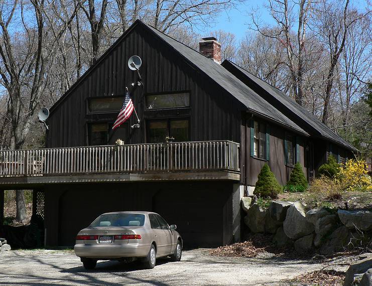 April 29, 2006 - Mendon, Massachusetts.<br />Carl's, Holly's, and Miranda's new home.