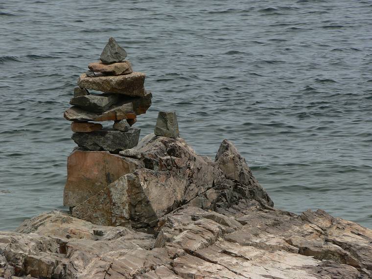 June 14, 2006 - Along Marginal Way, Ogunquit, Maine.<br />Sculptural cairn.