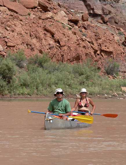 August 12, 2006 - Day 1 on the Green River, Utah.<br />Sati and Melody.