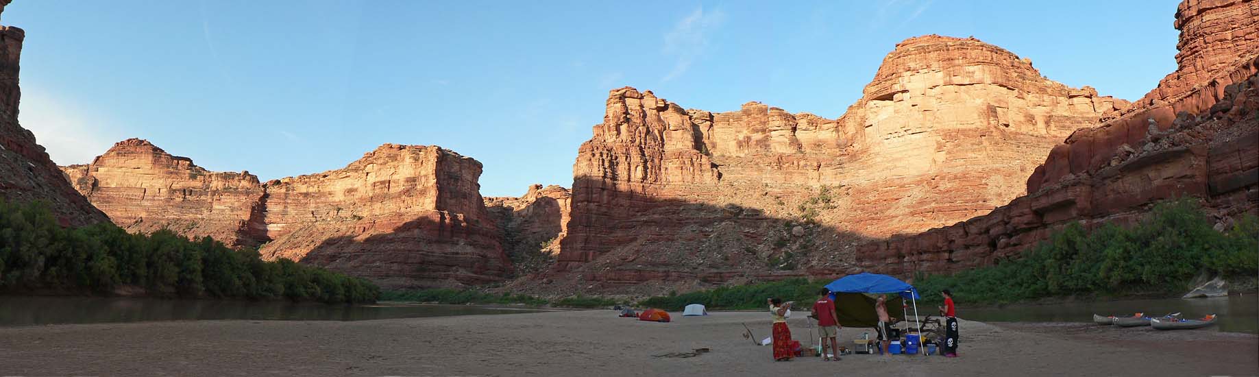 August 15, 2006 - Day 4 on the Green River, Utah.<br />A panorama of our campsite early in the morning.<br />(Scroll left and right to see the whole thing.)