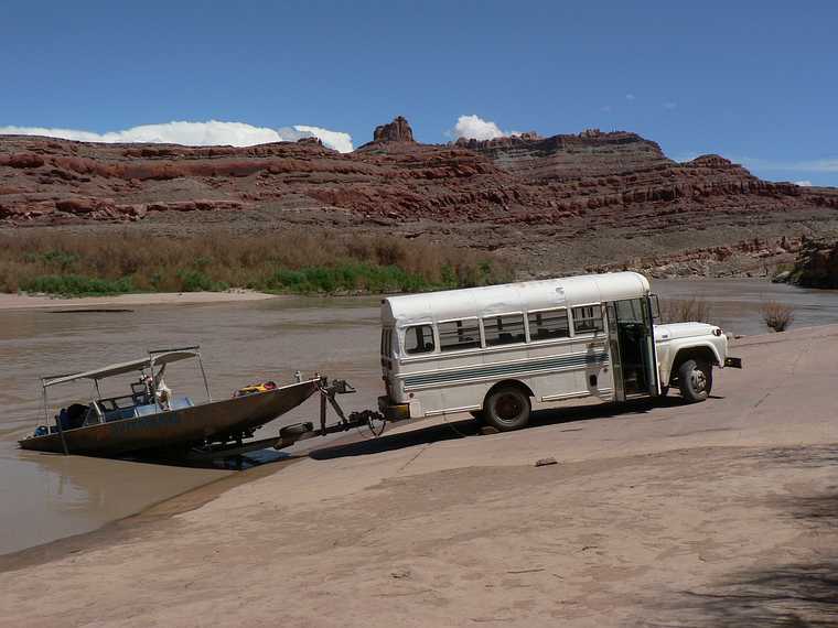 August 16, 2006 - Day 5, now on the Colorado River, Utah.<br />The end of the river adventure.