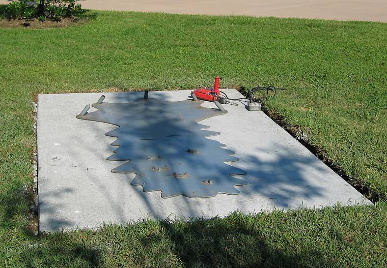 Sept. 20, 2006 - Longwood University, Farmville, Virginia.<br />Installation and priming of Joyce's "Strobus".<br />The shadow on the concrete base.