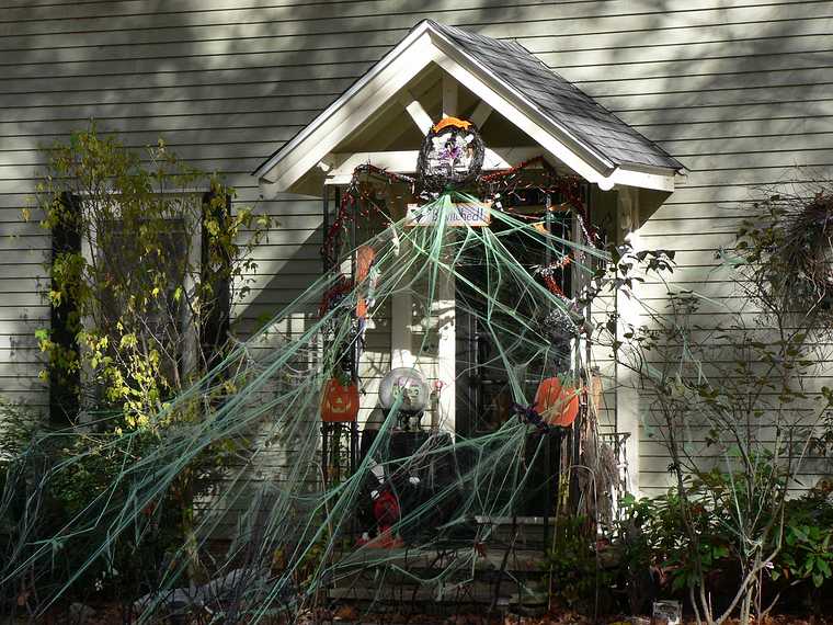 October 25, 2006 - Merrimac, Massachusetts.<br />Halloween decorations in the neighborhood.