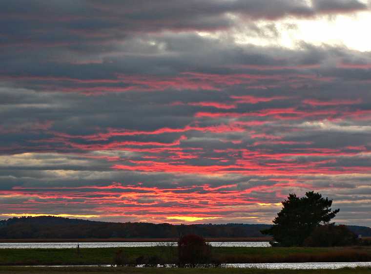 October 26, 2006 - Parker River National Wildlife Refuge, Plum Island, Massachusetts.<br />A walk late in the afternoon.