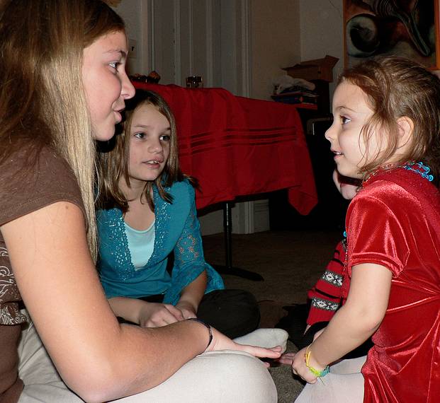 Nov. 23, 2006 - Tewksbury, Massachusetts.<br />At Paul and Norma's for Thanksgiving.<br />Marissa, Hannah, and Miranda.