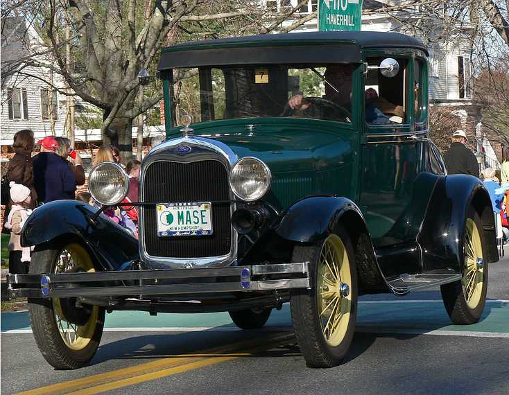 Dec. 3, 2006 - Santa Parade, Merrimac, Massachusetts.<br />1929 Model "A" Ford.