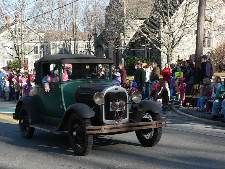 Dec. 3, 2006 - Santa Parade, Merrimac, Massachusetts.<br />A third 1929 Ford?
